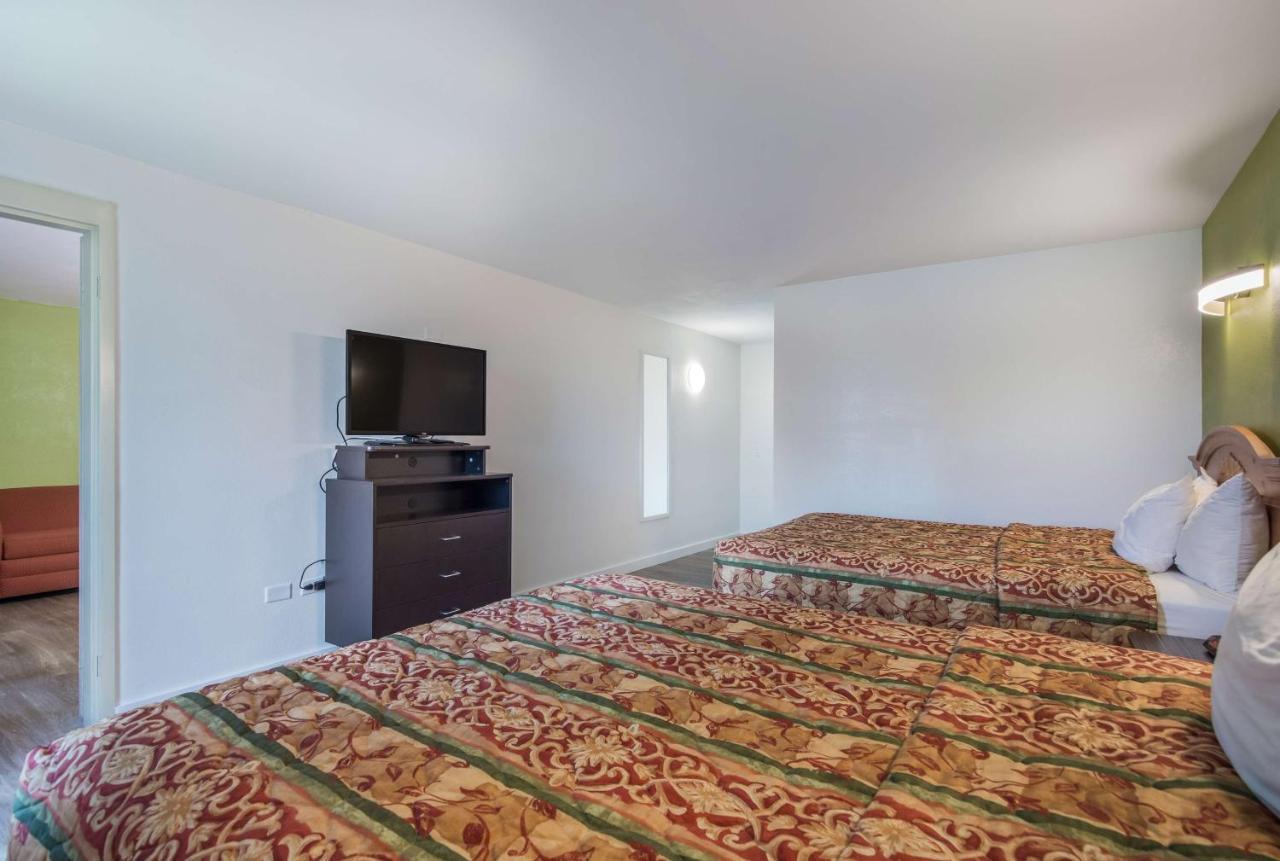 Hotel Oriskany מראה חיצוני תמונה