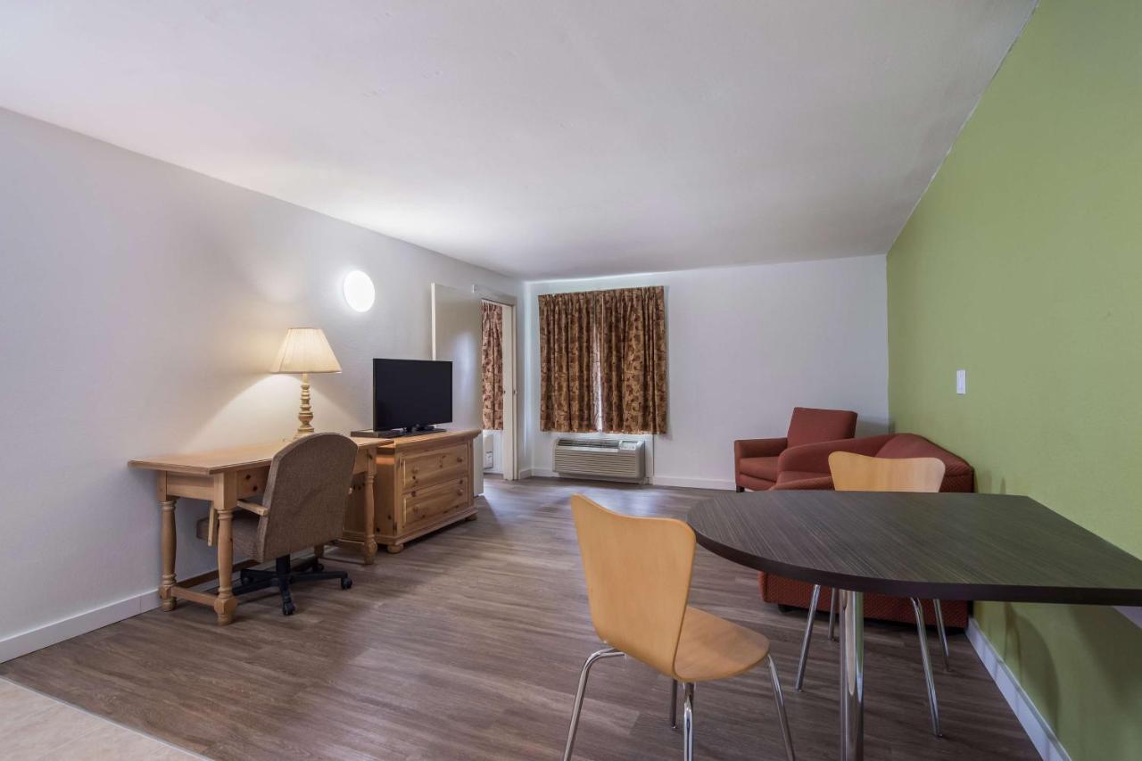 Hotel Oriskany מראה חיצוני תמונה