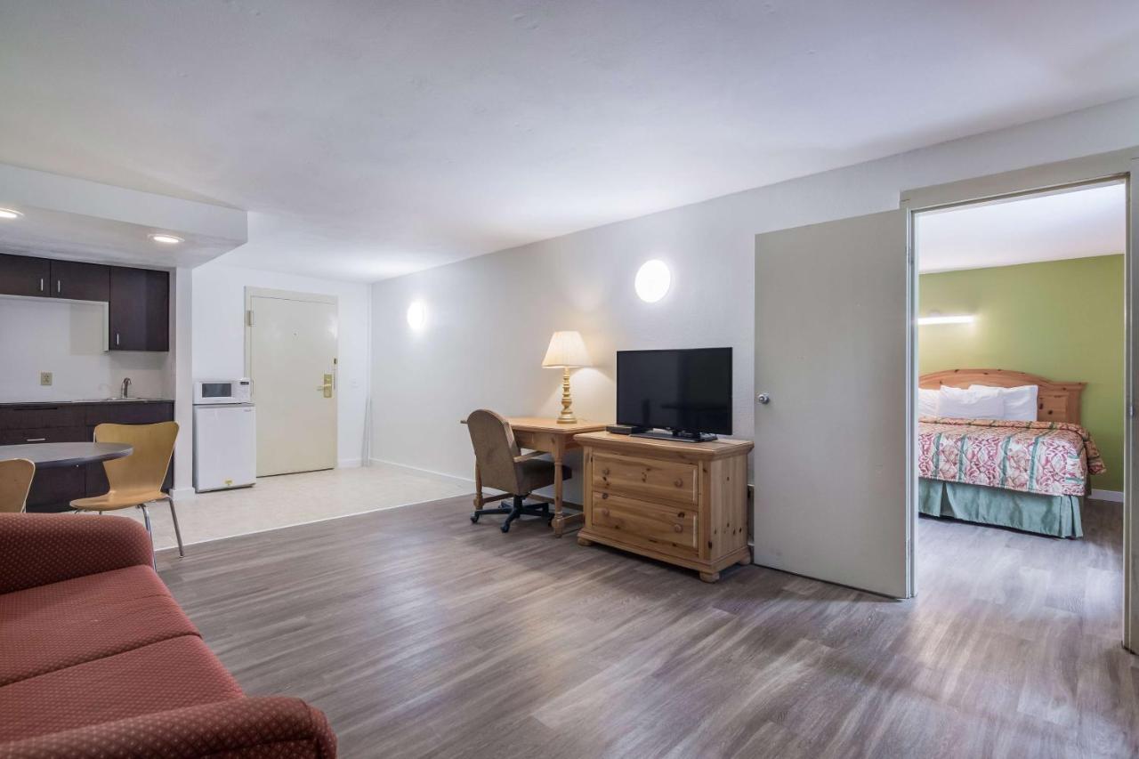Hotel Oriskany מראה חיצוני תמונה