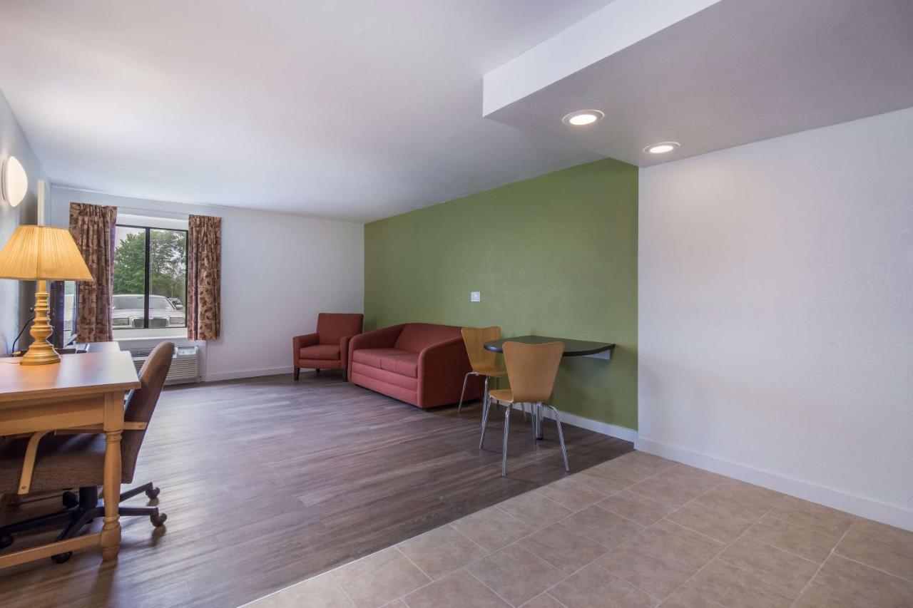 Hotel Oriskany מראה חיצוני תמונה