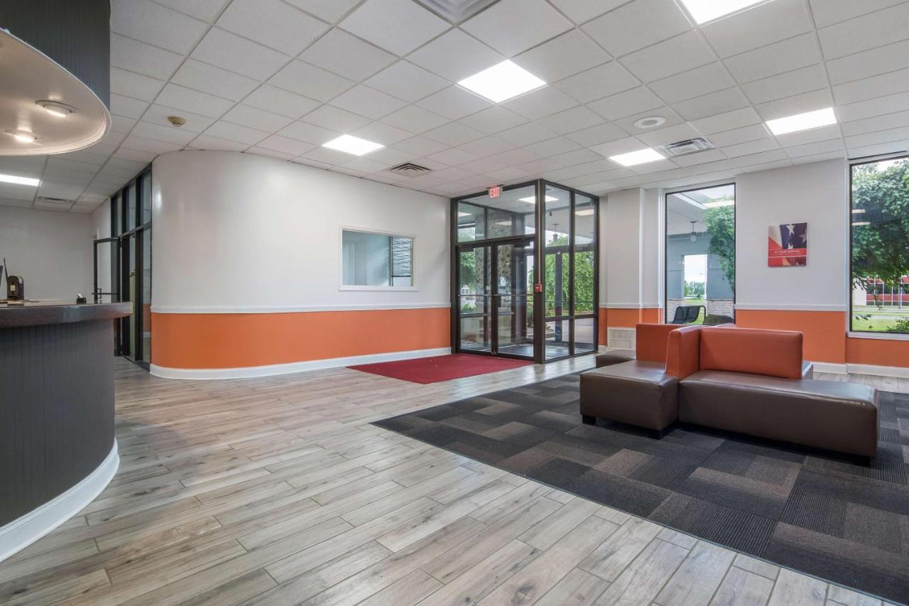 Hotel Oriskany מראה חיצוני תמונה