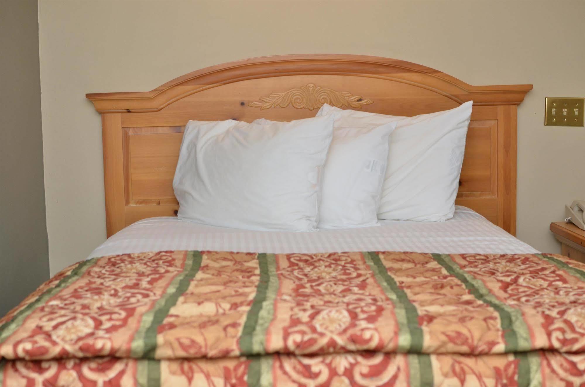 Hotel Oriskany מראה חיצוני תמונה