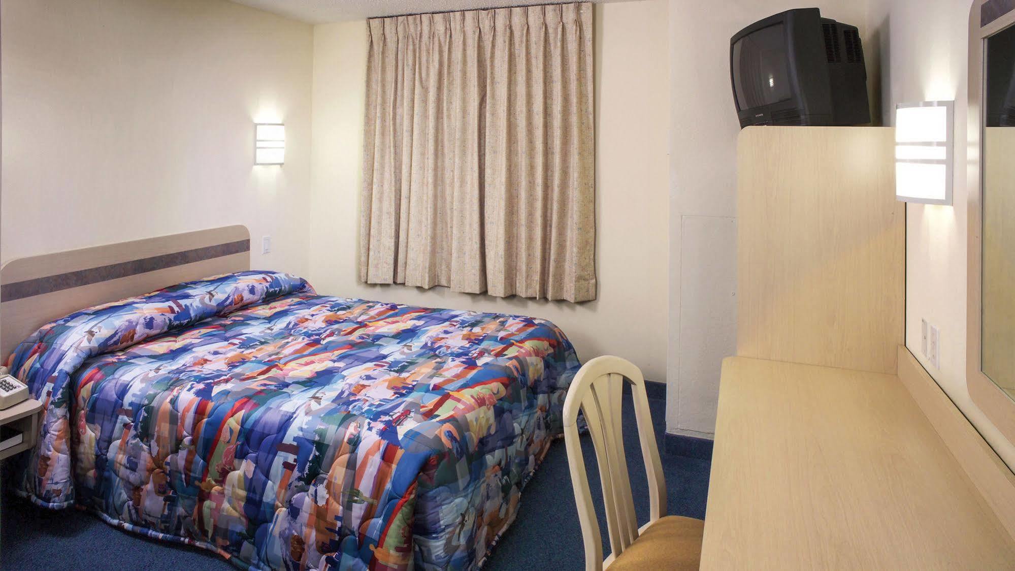 Hotel Oriskany מראה חיצוני תמונה